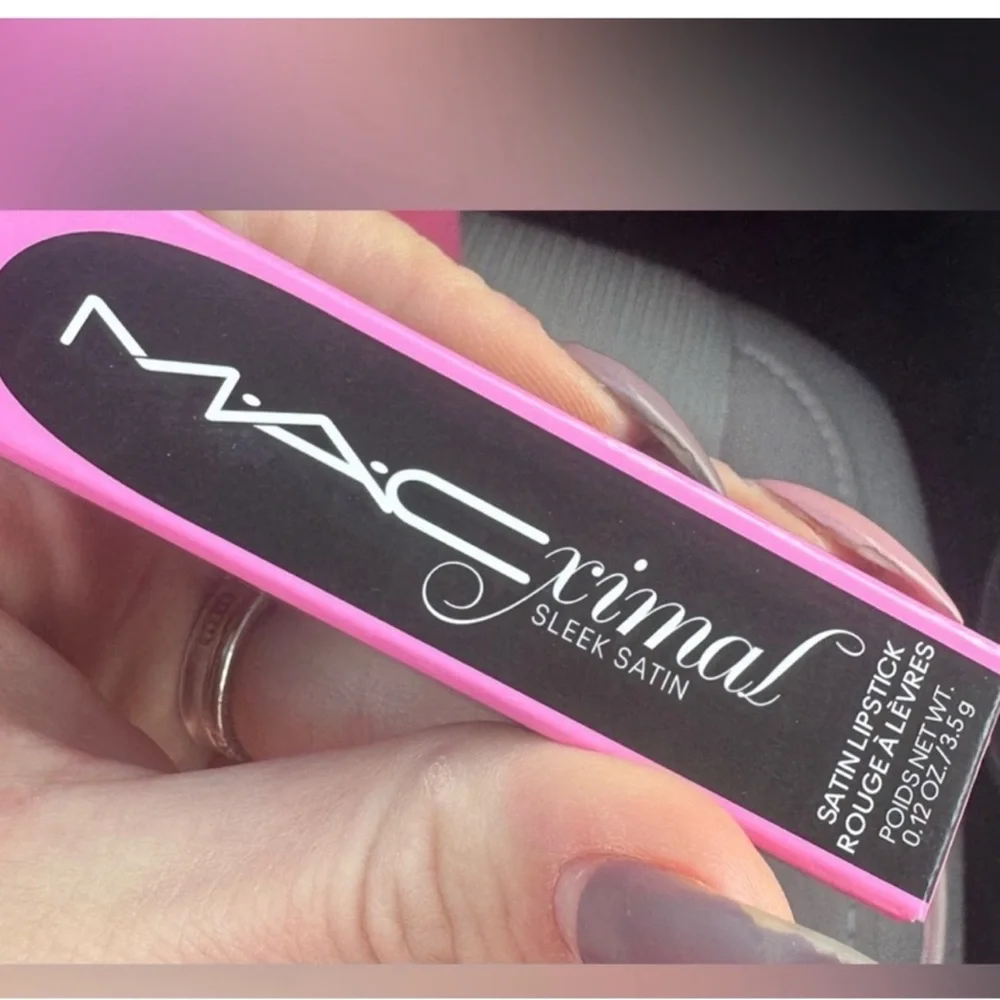 MAC Cosmetics Pink Lipstick